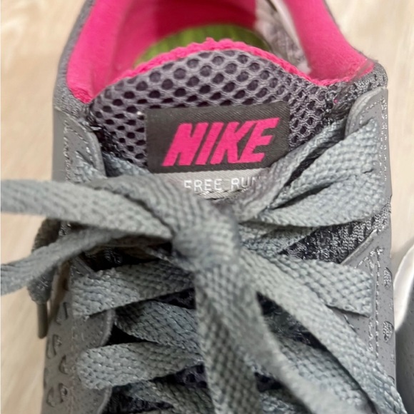 Nike FREE RUN Running Sneakers - Picture 5 of 6